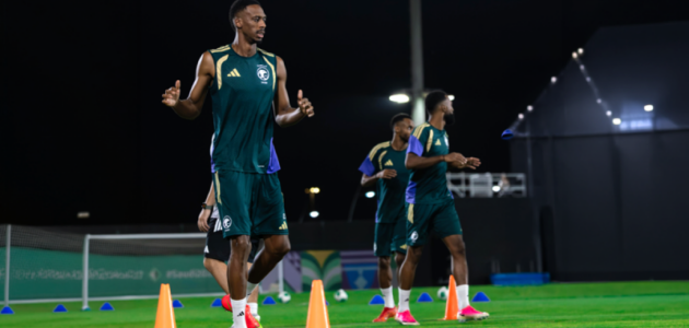 التحضيرات الأخيرة للمنتخب السعودي: تكتيكات متقنة وكرات ثابتة في حصة أخيرة قبل نهائي الخليج