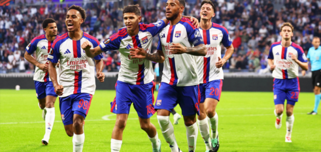 ليوّن يسطع في دوري أوروبا: انتصار 3-2 على كريستال بالاس يرفعهم إلى المركز الرابع