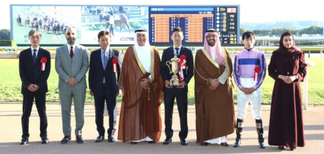 سلمان بن عبد الله يرفع الكأس الملكي السعودي على آقورديانو: لحظة فخر بين السعودية واليابان