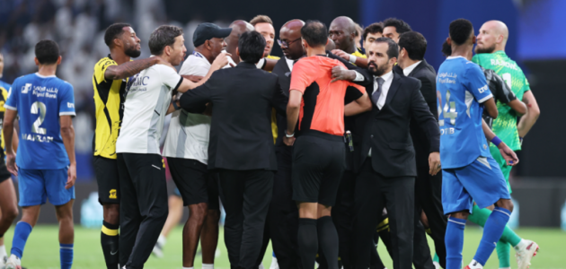 خالد الطريس يثبت كفاءته: تحليل قراراته في كليسيكو الهلال-الاتحاد